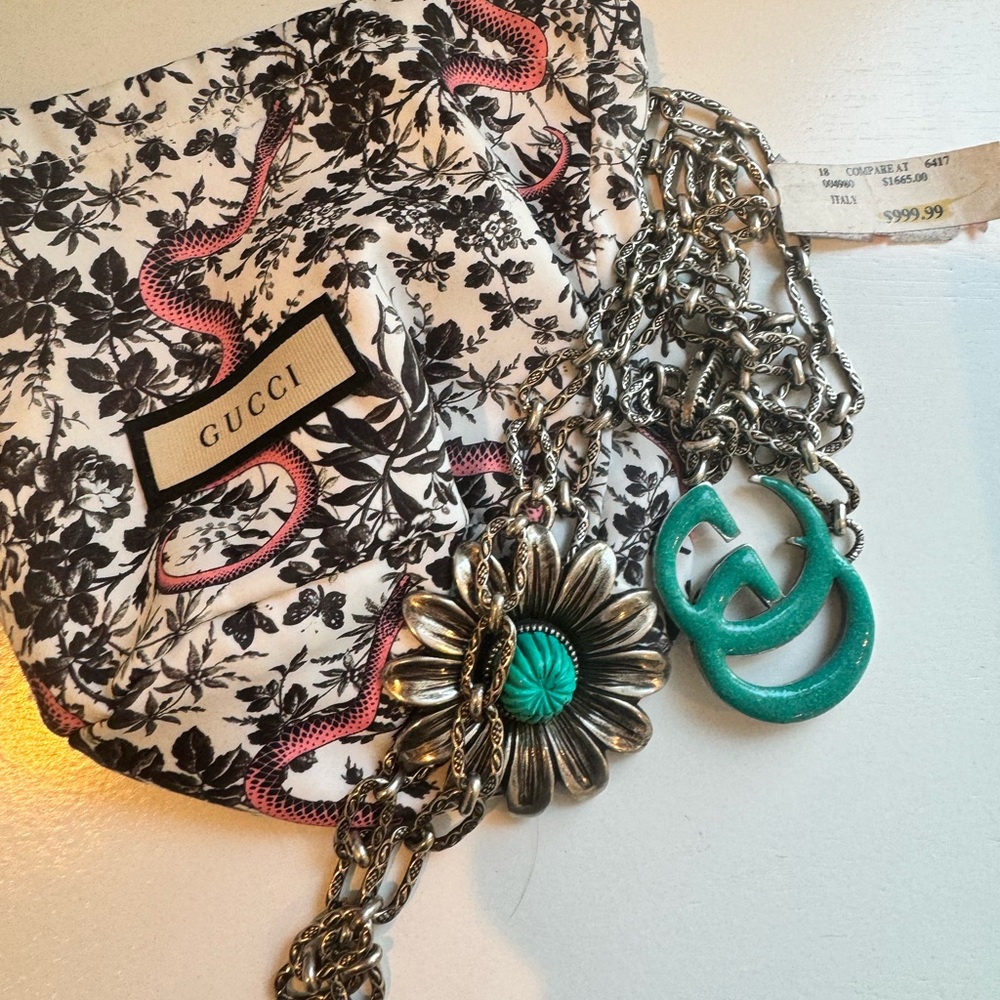 Rare Gucci flower necklace with tags